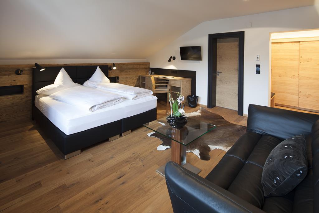 Boutique Hotel Gams Oberstdorf Rum bild